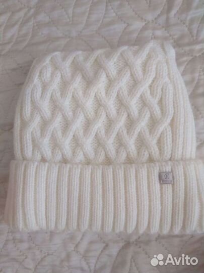 Продам зимние и осенние шапки