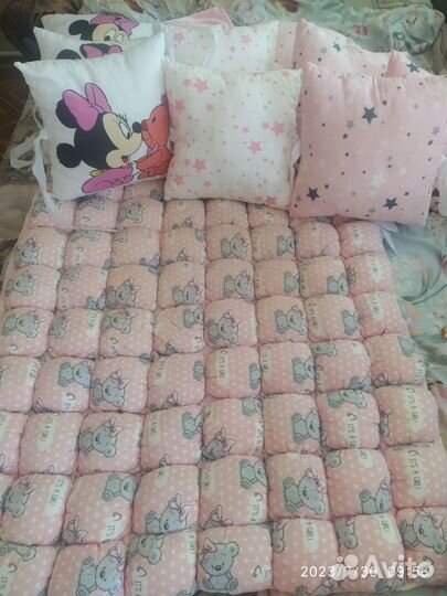 Бортики в кроватку, матрас, балдахин