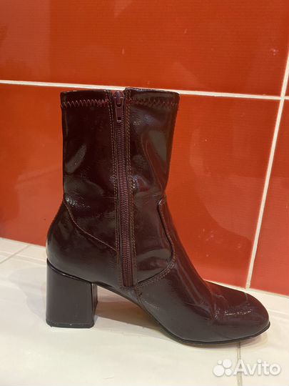 Carnaby женские лаковые сапоги 38 весна /осень