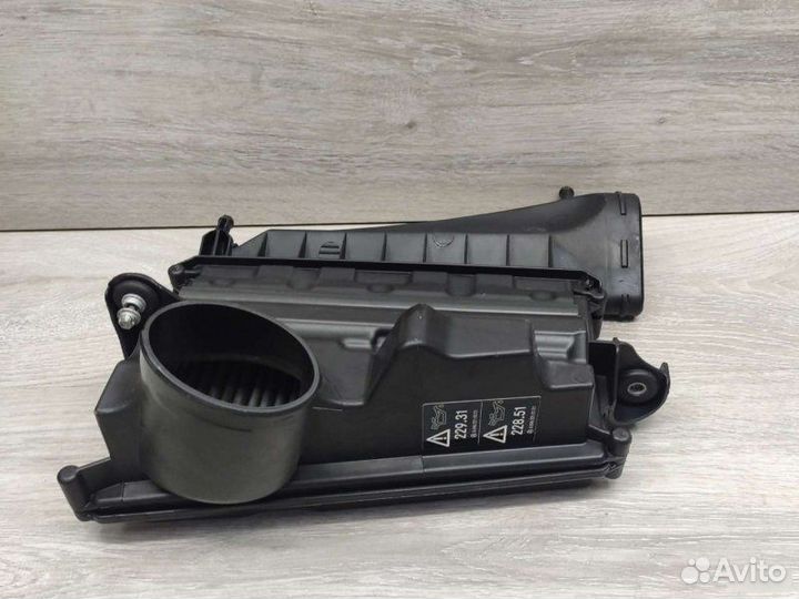 Корпус воздушного фильтра Mercedes OM642