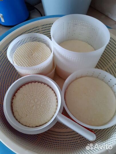 Деревенское молоко и колбаса