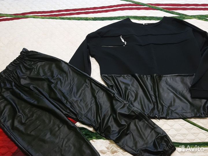 Спортивный костюм женский