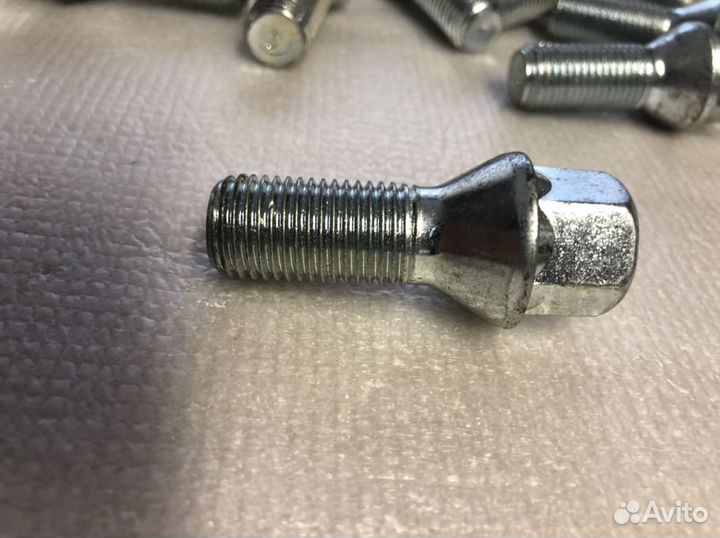 Болт колёсный М12х1,5 L28