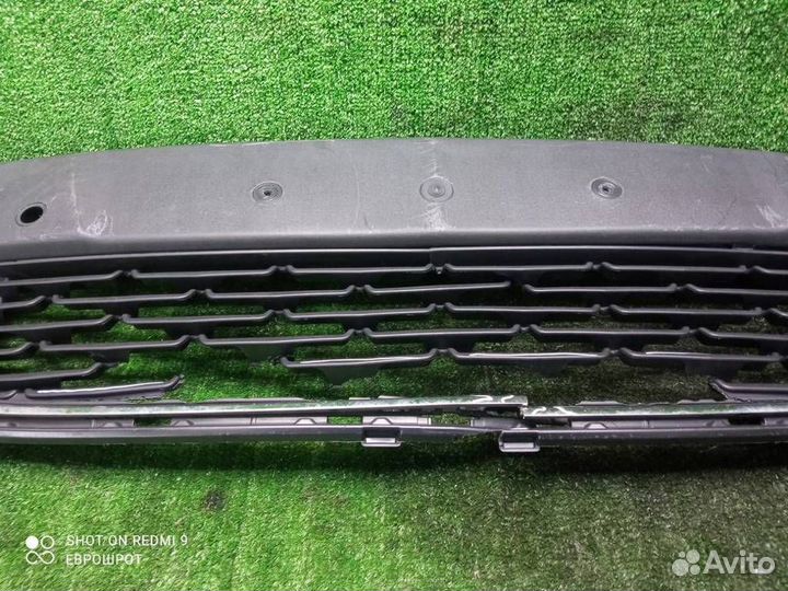 Решетка в бампер центральная Opel Astra J (2010-2