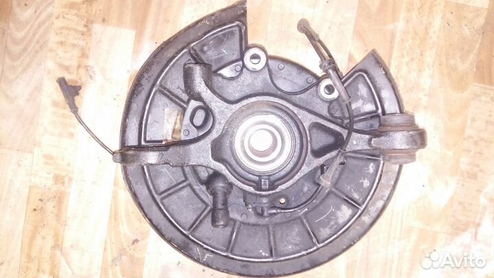 Кулак ступица задний левый Range Rover Sport 1