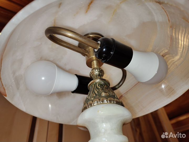 Лампа настольная