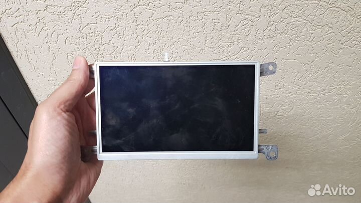 Дисплей MMI Audi Q5 с рамкой