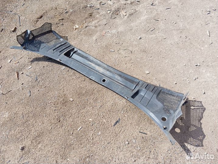 Жабо под лобовое Opel Vectra B