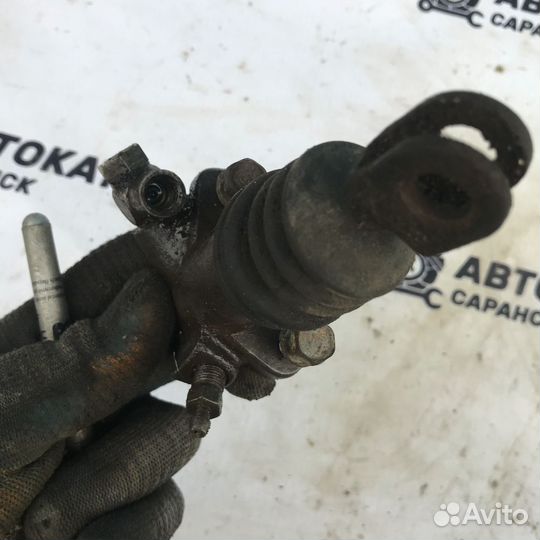 Рабочий цилиндр сцепления Mitsubishi V