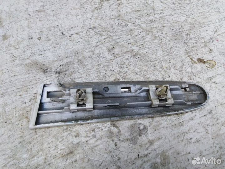 Молдинг переднего левого крыла