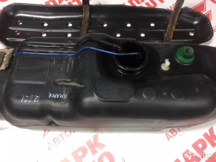 Топливный бак Volkswagen Amarok 2011