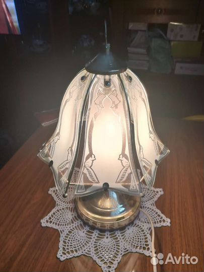 Светильник настольный