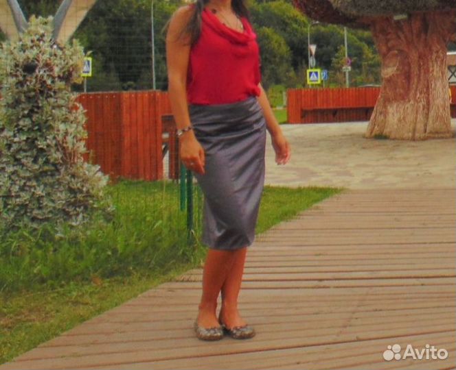 Интересная юбка со шнуровкой шлейфом и строгая