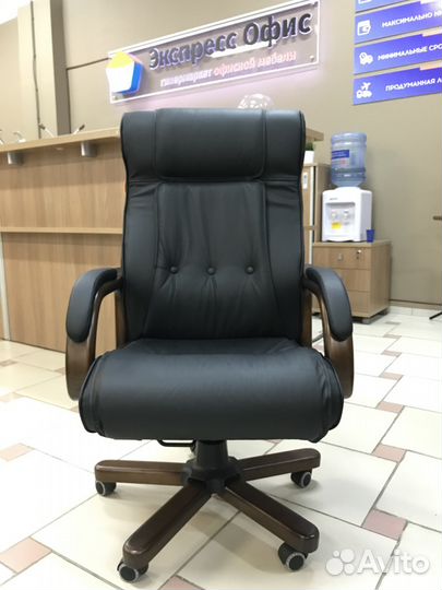 Кожаное кресло руководителя Chairman-653