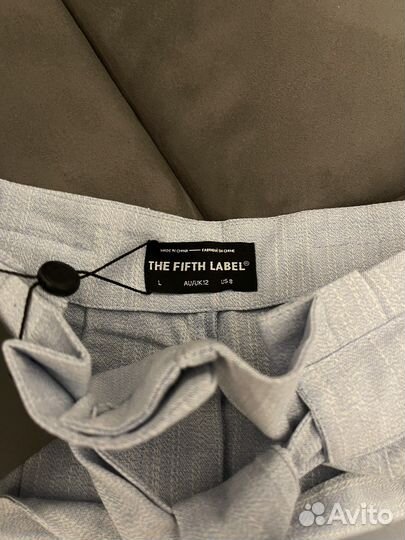 Шорты брендовые с защипами