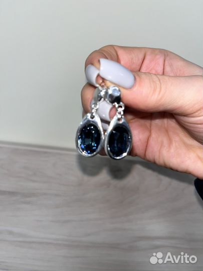 Серьги капли с камнем