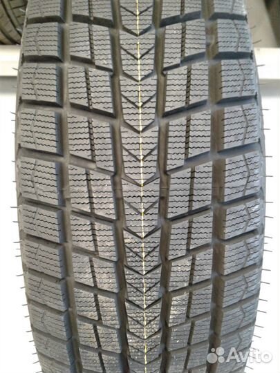Nexen Winguard Ice Plus 215/60 R16 99T