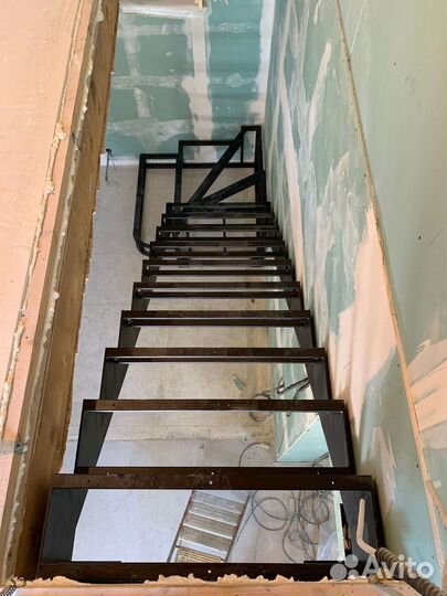 Лестница из металла