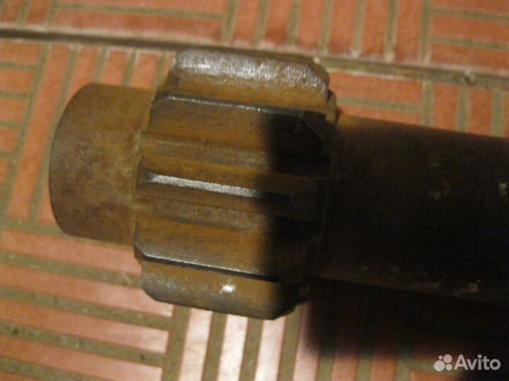 Бортовая шестерня на Т-16