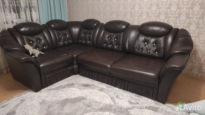 Кожаный угловой диван бу