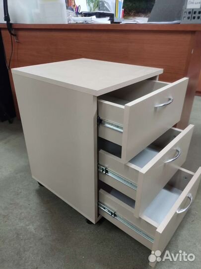 Подкатная офисная тумба