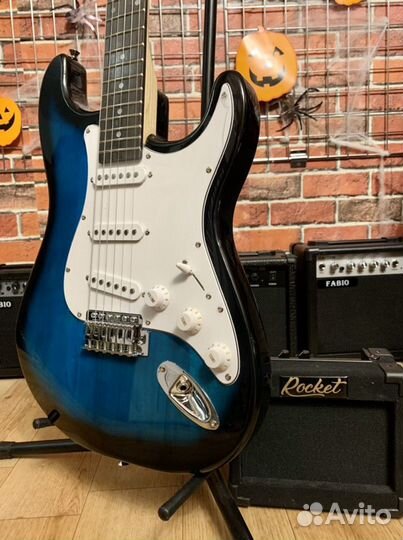 Электрогитара с комбиком (комплект)