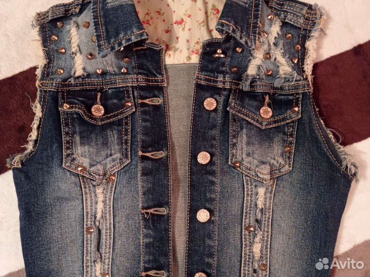 Джинсовый жилет на девочку