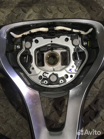 Рулевое колесо (Mercedes-Benz GLE Coupe AMG)