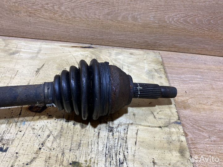 Приводной вал правый Ford Focus 1 1,4 - 1,8 АКПП
