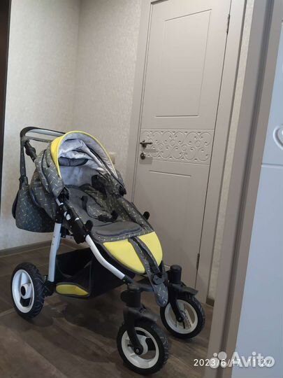 Прогулочная коляска