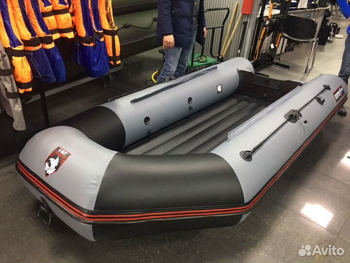 Лодка Хантер 320 лка