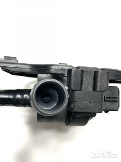 Клапан вентиляции бака BMW G11 G12 G30 N63