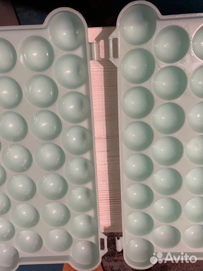 Подставка и контейнер, форма для яиц