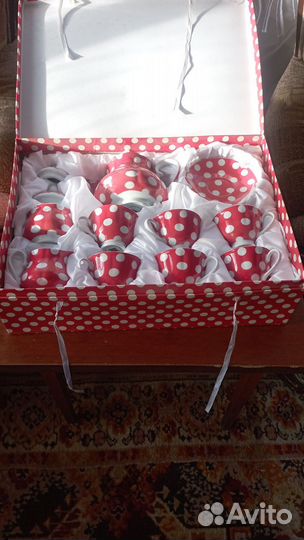 Фарфоровый чайный сервиз