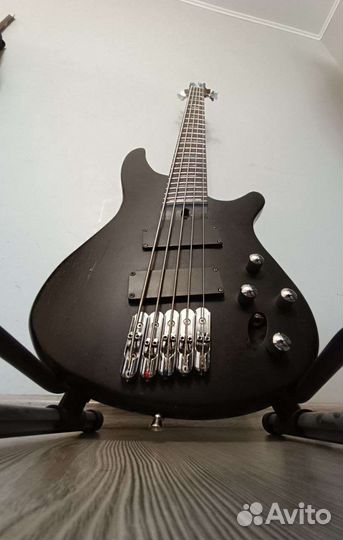 Бас гитара 5 струн обмен или продажа