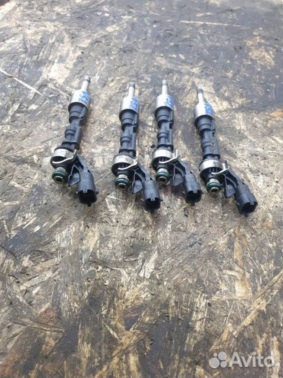 Топливная форсунка Volvo S60 2 1.6 2011