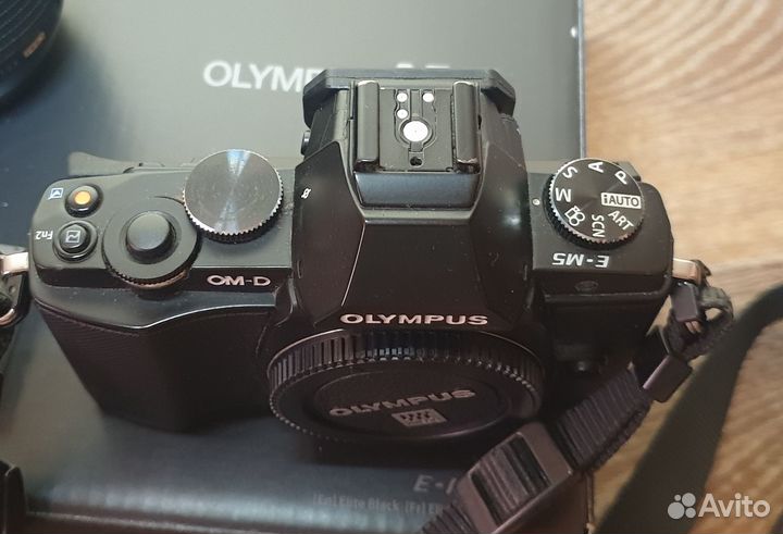 Olympus OM-D E-M5+ручка HDL-6+Olympus 14-42