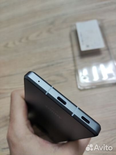 Sharp Aquos R8, 12/256 ГБ