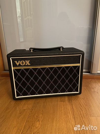 Басовый комбоусилитель vox Pathfinder 10 bass
