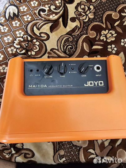 Гитарный комбоусилитель