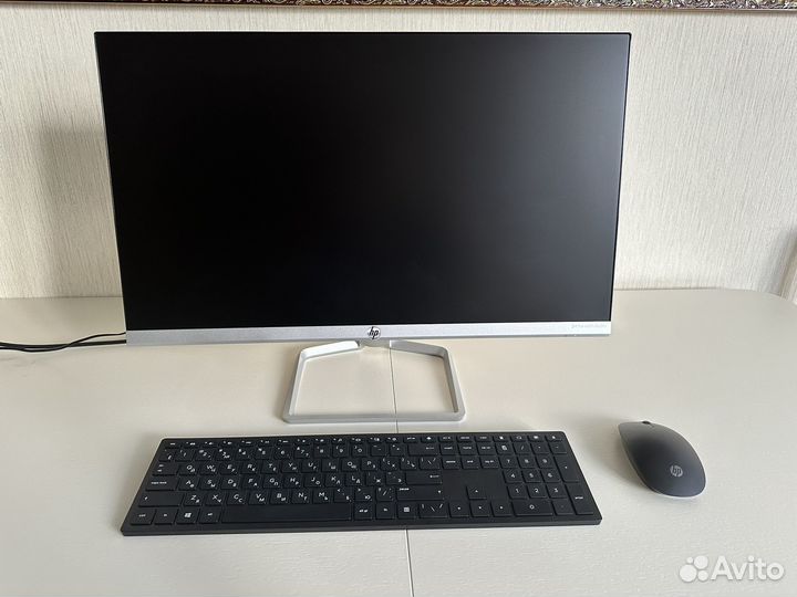 Монитор HP 24fw with Audio, клавитаура и мышь