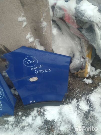 Крыло переднее правое Renault Master 2 2006 год