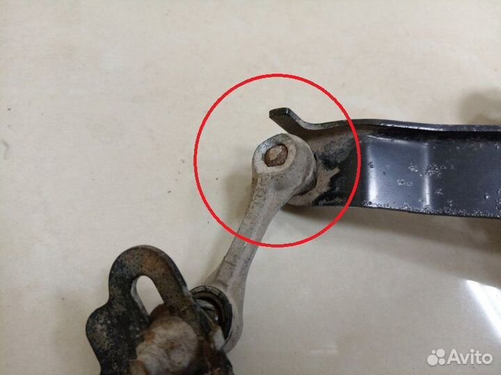 Датчик высоты дорожного просвета Lexus Ls460 USF40