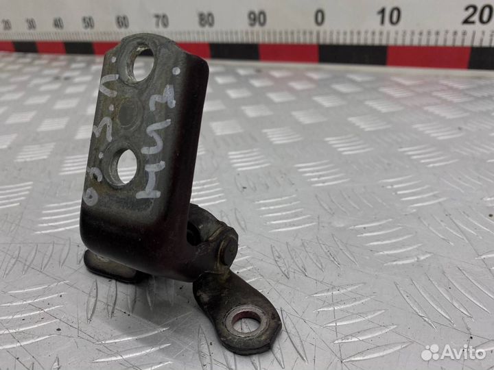 Б/У петля двери задний левый Toyota Corolla