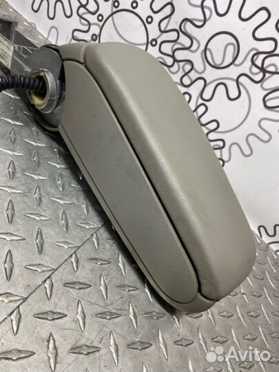 Подлокотник Audi A6 C5 2.5 2003