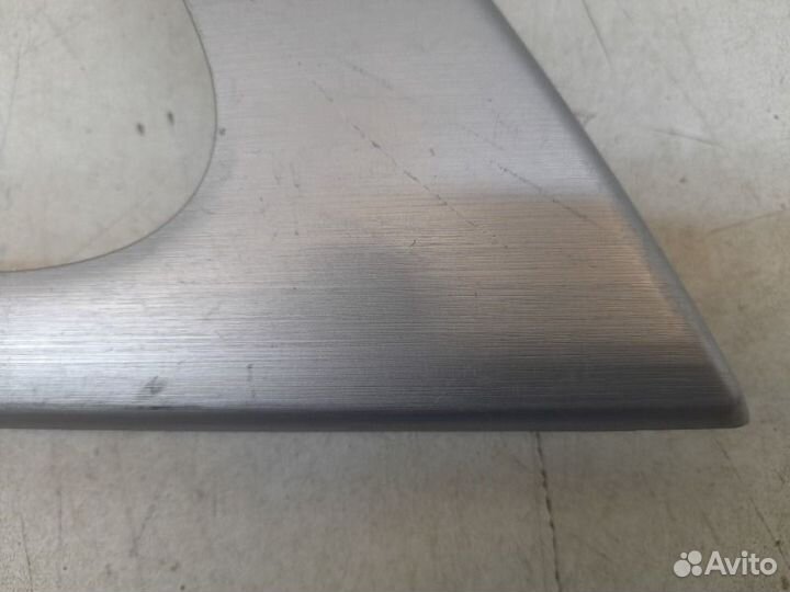 Накладка обшивки двери передняя правая Toyota Land