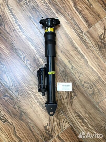 Задний амортизатор на Mercedes-benz ML A1663201930