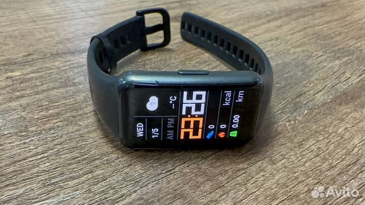 Смарт браслет Huawei Band 6