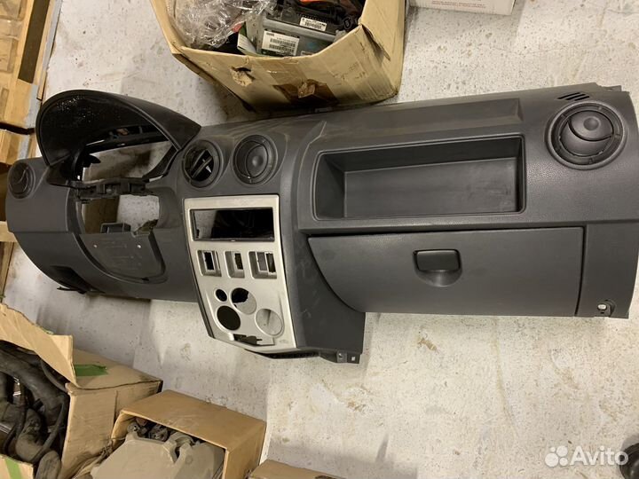 Торпедо Рено Логан 1