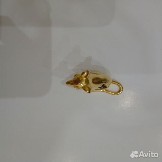 Золотая мышка